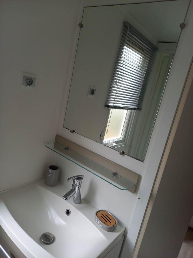 Mobilhome 6 Pers Avec Clim Saint-Georges-de-Didonne ภายนอก รูปภาพ